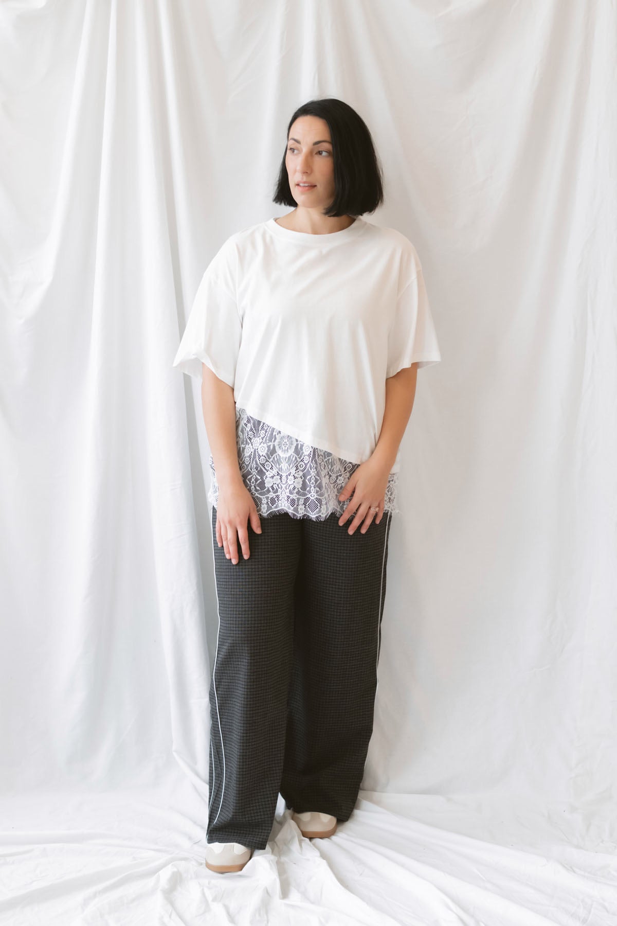 Jude Waistband with String Check Woven Long Pants in black featuring a classic check pattern and relaxed styling.