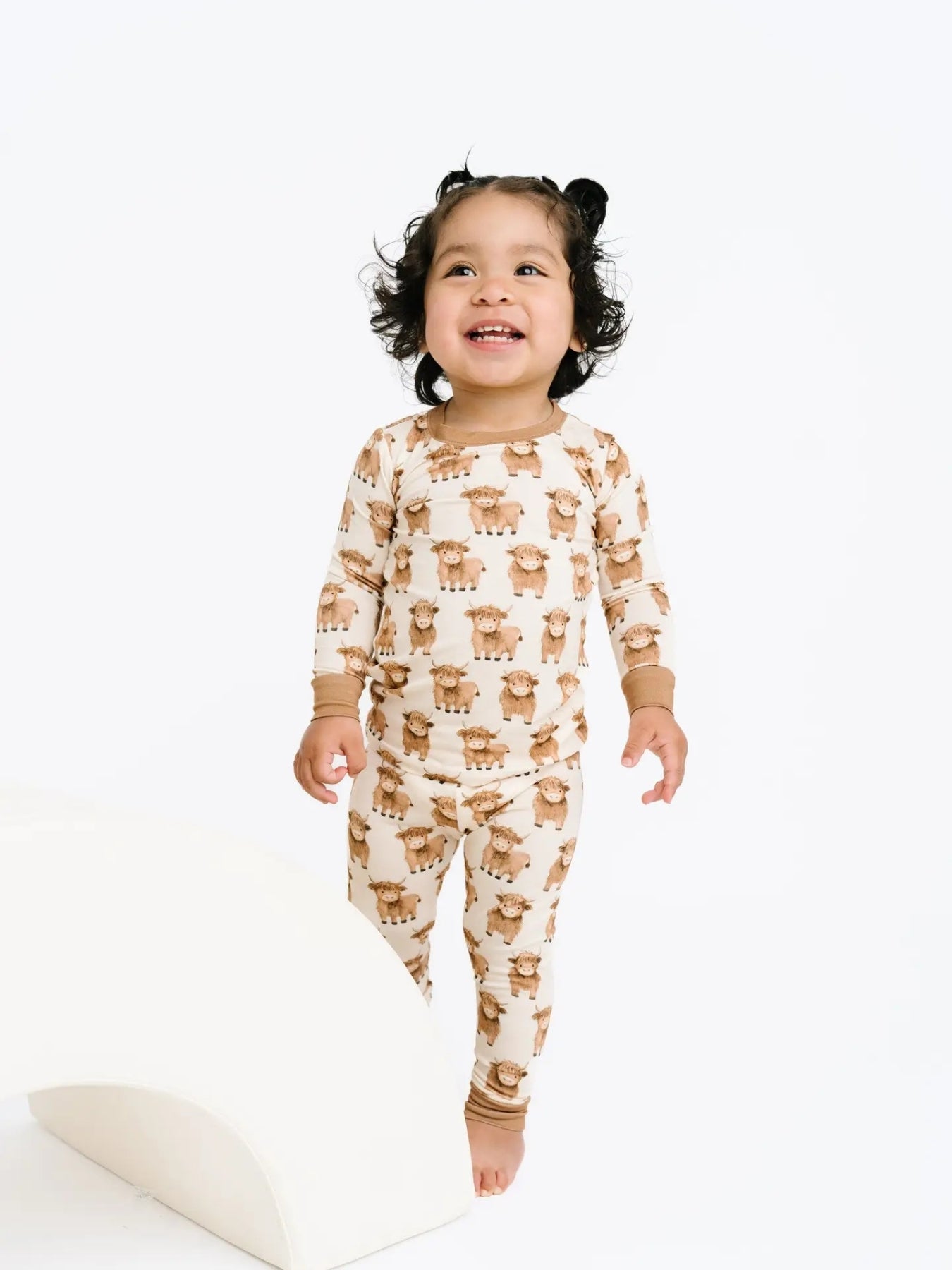 Toddler wear bamboo sleeper set with highland cows 