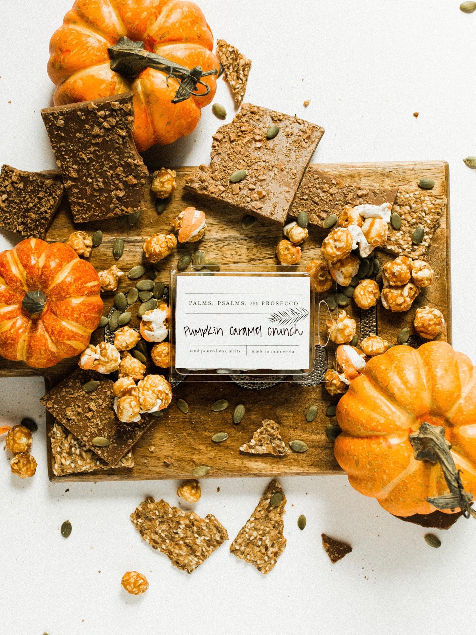 This Pumpkin Caramel Crunch wax melts begin with notes of butter and orange peel, then blends in accords of scrumptious caramel, maple, and pumpkin. A nutty, pecan aroma lingers even after it's done burning.